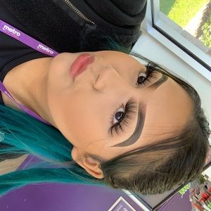 Meet your Posher, Gina